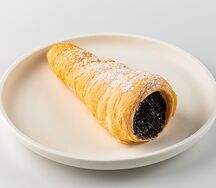Трубочка с белковым кремом