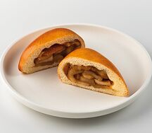 Пирожок с яблоком