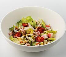 Салат с кальмарами