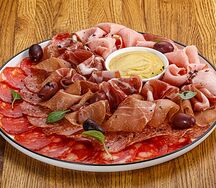 Мясная тарелка