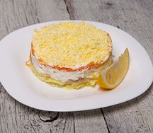Салат Мимоза с горбушей