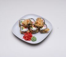 Горячий ролл с лососем 