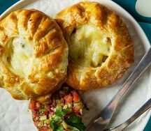 Жульен с курицей и грибами в сливочном соусе