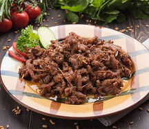 Пряная баранина на шпажках