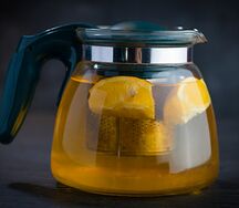 Чай с лимоном чёрный
