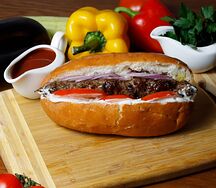 Шаурма в турецкой булочке