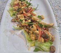 Теплый салат с курицей