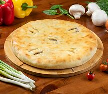Пирог с курицей, сыром и грибами