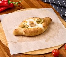 Хачапури по-аджарски с яйцом