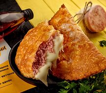 Чебурек с ветчиной и сыром