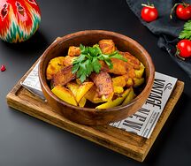 Картофель, запечённый со сметаной и зеленью