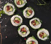 Ролл овощной с чукой