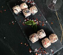 Запечённый ролл Калифорния со снежным крабом