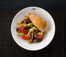 Куриное филе и овощами по-китайски