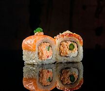 Ролл Дуо с лососем и угрем