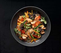 Стеклянная лапша с курицей и креветками