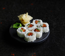 Ролл с лососем