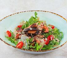 Салат с морепродуктами