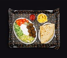 Фалафель на тарелке