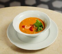 Том ям с морепродуктами