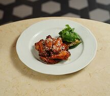 Куриные крылья в пряной глазури