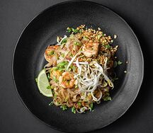 Пад Тай с курицей и креветками