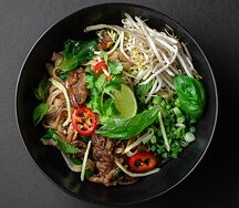 Вок Фо-бо на рисовой лапше