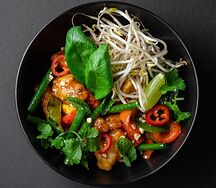 Hot Asia с куриной грудкой и соусом свит чили