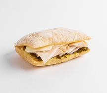 Сэндвич с курицей и огуречным релишем