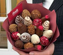 Букет клубники в шоколаде Caramel S