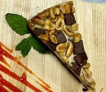 Чизкейк карамельный с арахисом