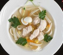 Куриный суп с лапшой