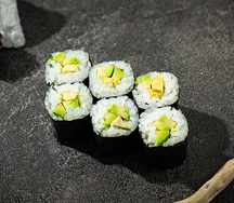 Ролл с авокадо