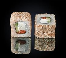 Ролл Филадельфия с кунжутом 