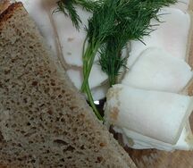 Сало с хлебом