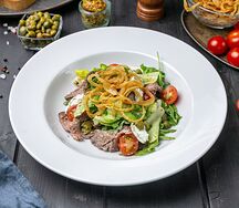 Салат с ростбифом