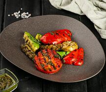 Овощи гриль с песто