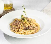 Пенне с говяжьими щечками