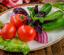 Свежие бакинские овощи целиком