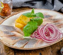 Сельдь астраханская с картофелем