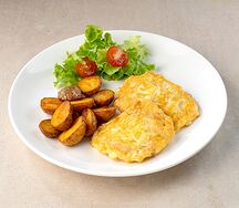 Отбивная из курицы в сырной корочке с картофелем По-деревенски