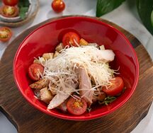 Салат Цезарь с курицей