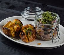 Сельдь с запеченным картофелем
