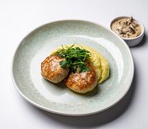 Куриные с картофельным пюре