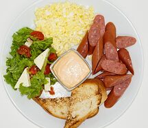 Завтрак с колбасками