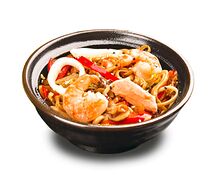 Китайская пшеничная лапша удон с овощами и морепродуктами 