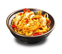Китайская пшеничная лапша удон с овощами и курицей