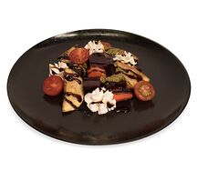 Салат из свеклы с овощами и сливочным сыром
