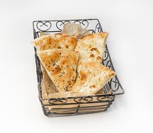 Фокачча с оливковым маслом и пряными травами
