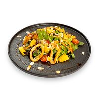 Салат с кальмаром и сыром собственного производства 